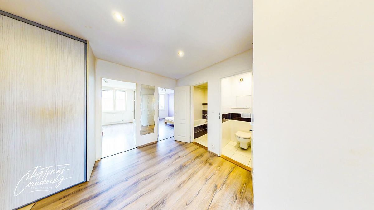 Pronájem bytu 4+kk 85 m² – fotografie 3