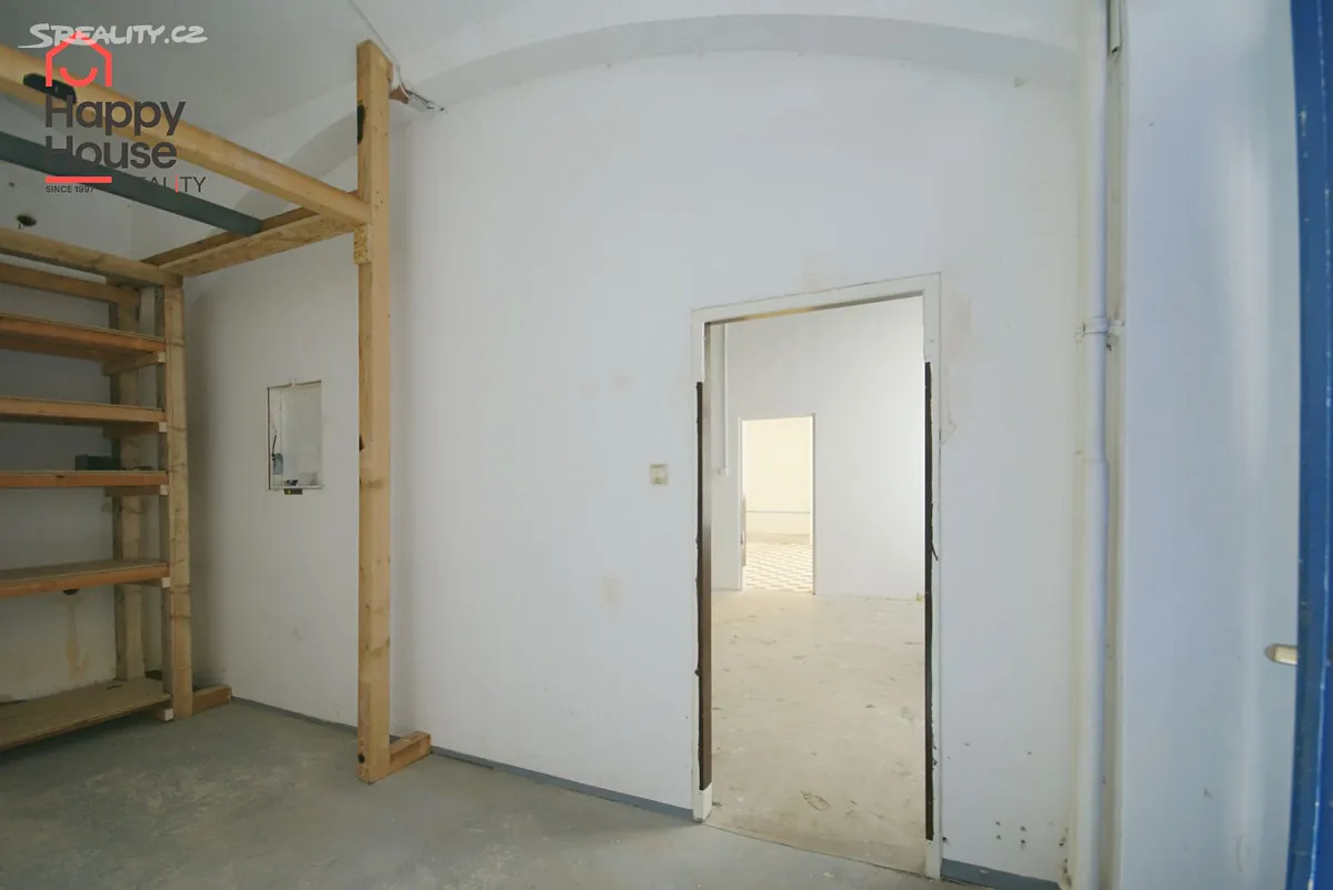 Pronájem kanceláře 86 m² – pohled 3