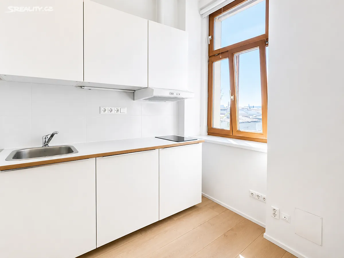 Pronájem bytu 1+kk 33 m² – pohled 3