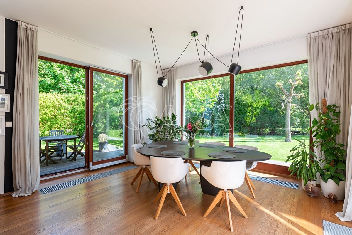 Prodej rodinného domu 285 m², pozemek 848 m² – fotografie 3