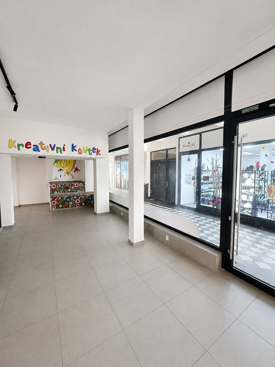 Pronájem obchodního prostoru 97 m² – fotografie 3