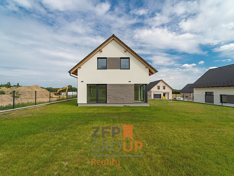 Prodej domu, 228 m² (54 z 100)
