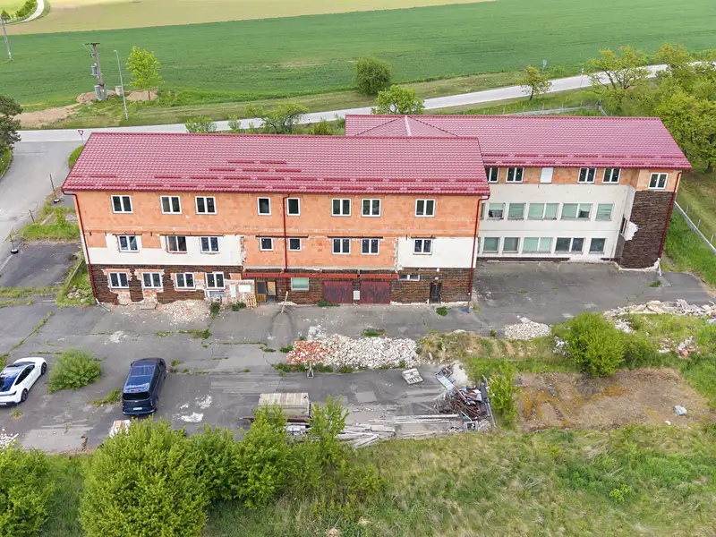 Prodej činžovního domu 1650 m², Staré Hobzí – náhled fotky 1