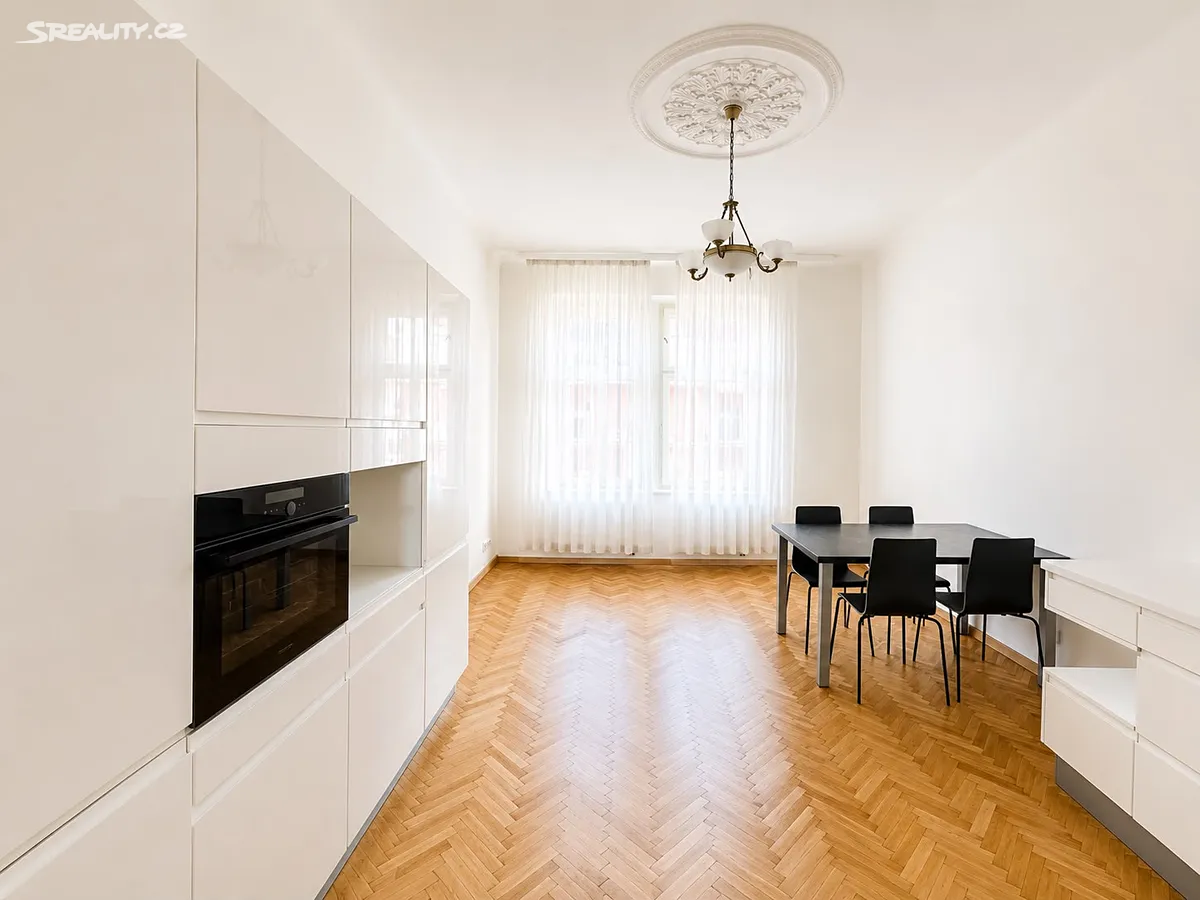 Pronájem bytu 3+kk 80 m² – pohled 2