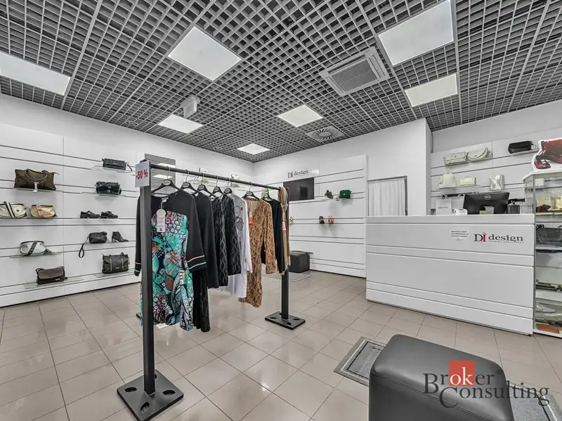 Pronájem obchodního prostoru 190 m², Hradec Králové – náhled fotky 1