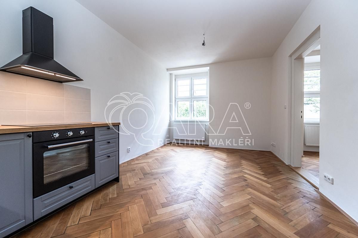 Pronájem bytu 2+kk 53 m² – fotografie 3