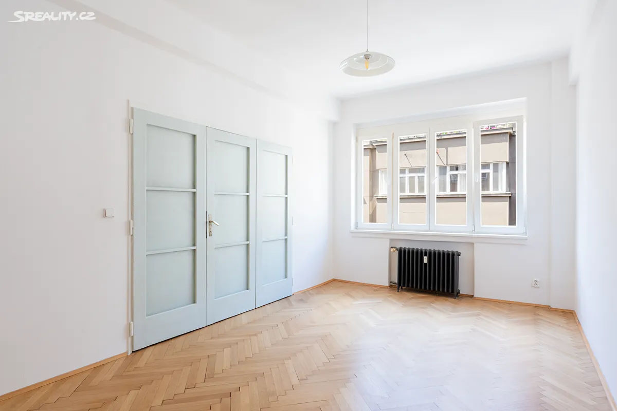 Pronájem bytu 4+kk 111 m² – pohled 2