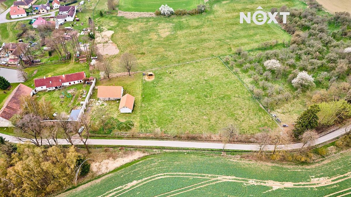 Prodej stavebního pozemku 8407 m² – fotografie 2