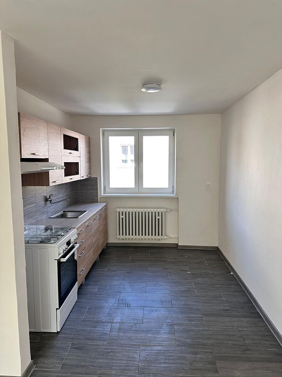 Pronájem bytu 2+1 65 m² – fotografie 4