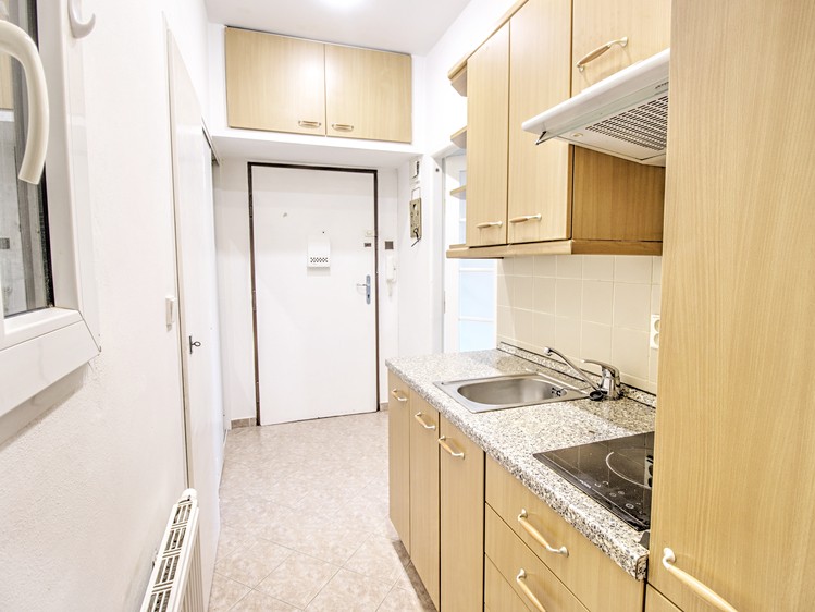 Pronájem bytu 1+kk, 33 m² (5 z 7)