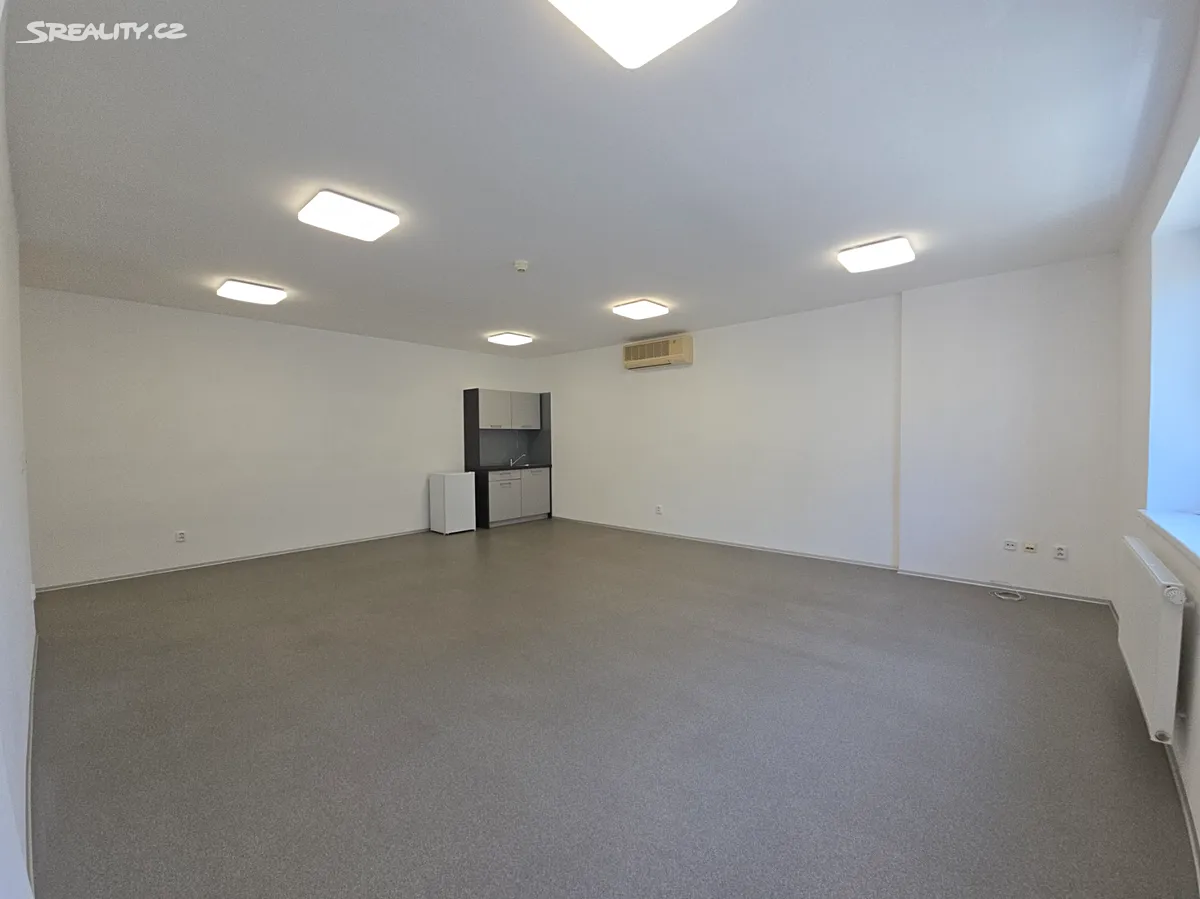 Pronájem kanceláře 59 m² – pohled 4