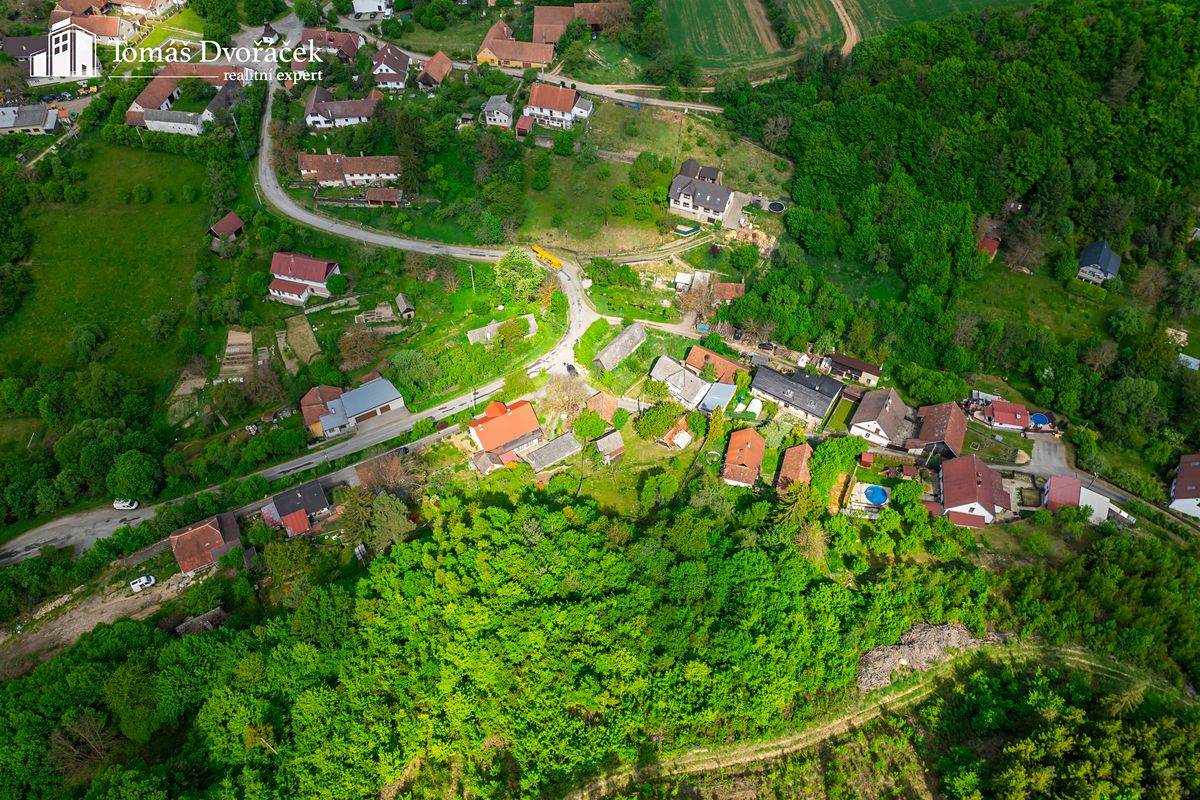 Prodej rodinného domu 110 m², pozemek 1061 m² – fotografie 2