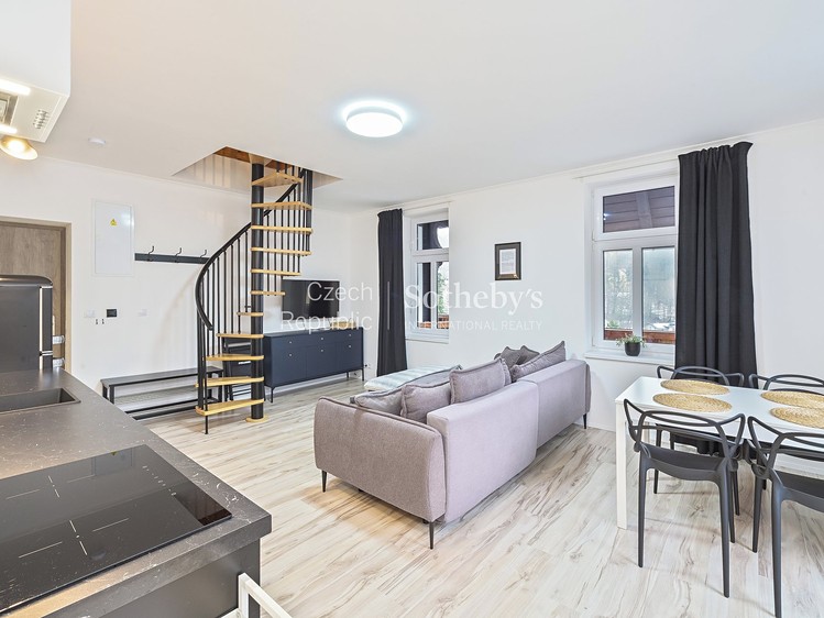 Prodej komerčního prostoru, 77 m² (4 z 26)