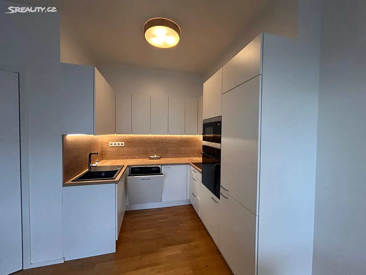 Pronájem bytu 2+kk 53 m² – pohled 3