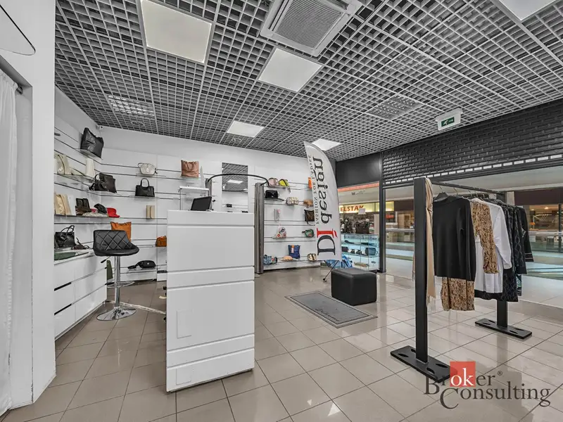 Pronájem obchodního prostoru 190 m², Hradec Králové – náhled fotky 3