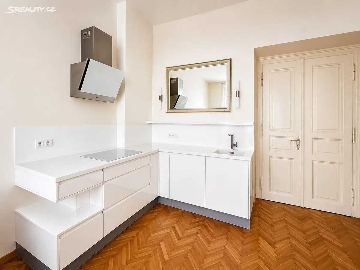 Pronájem bytu 3+kk 80 m² – pohled 3