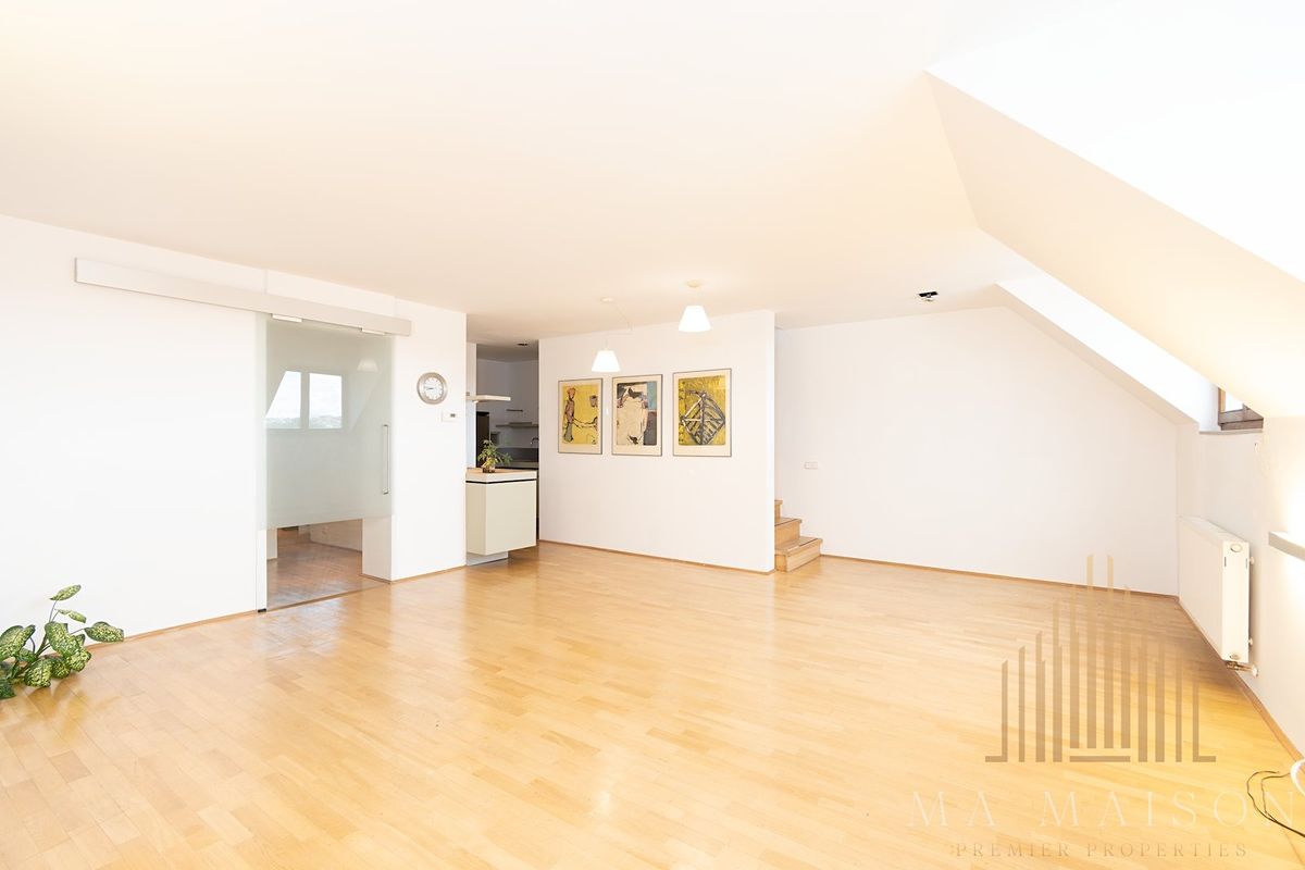 Pronájem bytu 2+kk 103 m² (Mezonet)