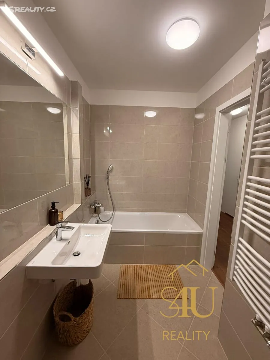 Pronájem bytu 2+kk 43 m² – pohled 4