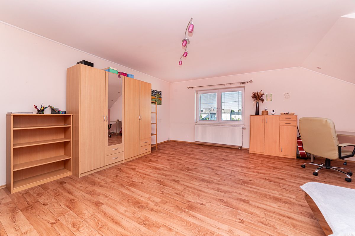 Prodej rodinného domu 450 m², pozemek 264 m² – fotografie 5