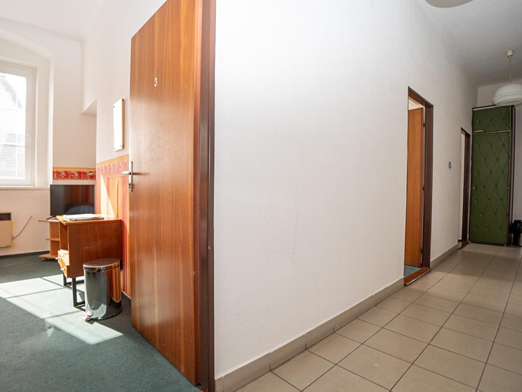 Комерційне приміщення на продаж, 340 м² (21 з 31)