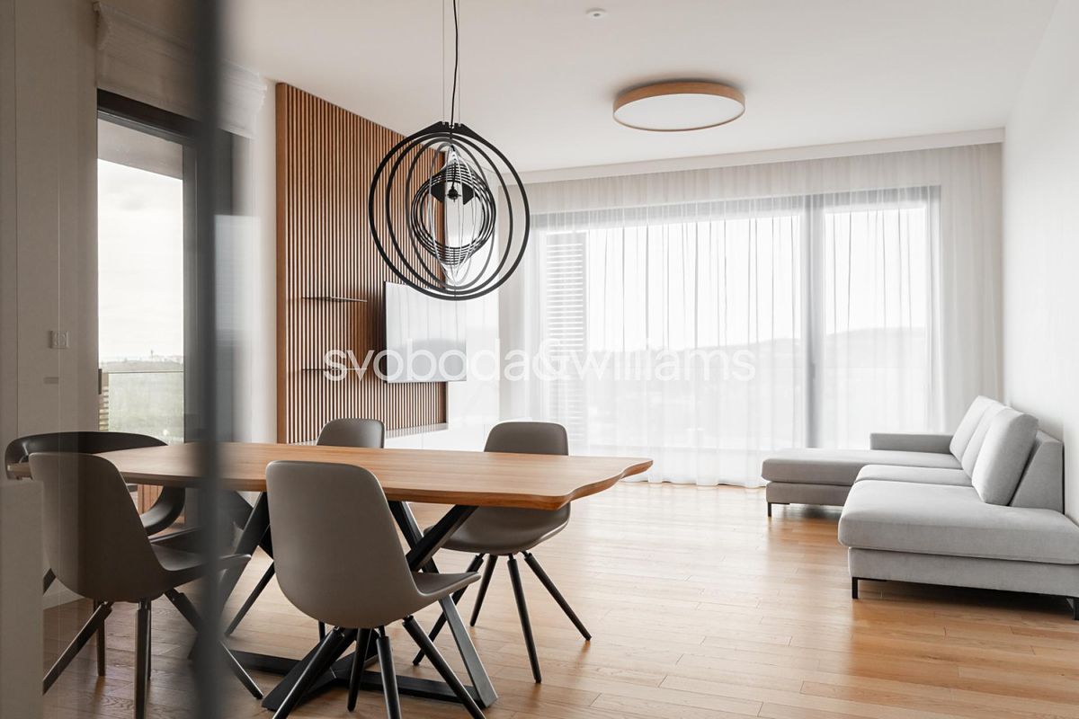Pronájem bytu 4+kk 109 m²