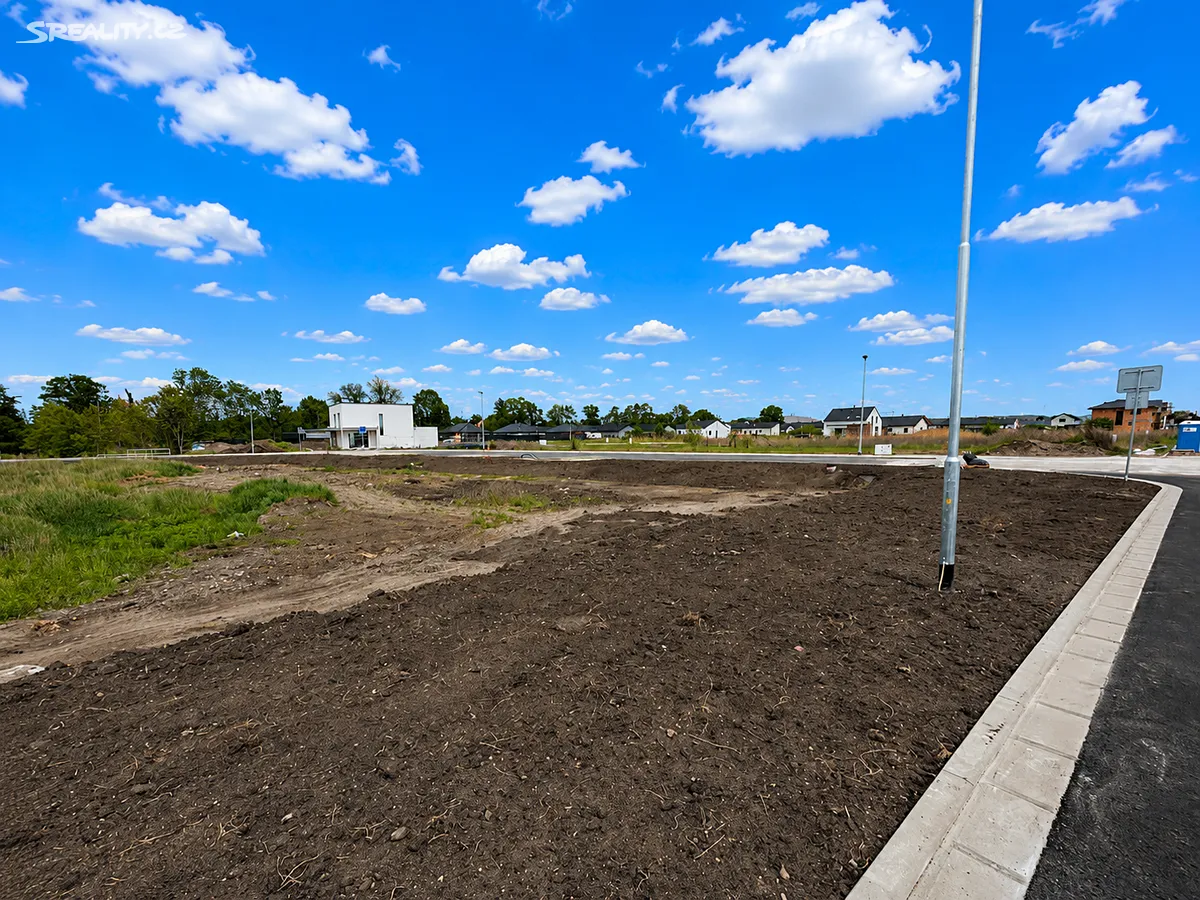 Prodej stavebního pozemku 1082 m², Dašice