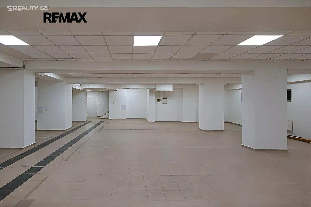 Pronájem obchodního prostoru 400 m² – pohled 6