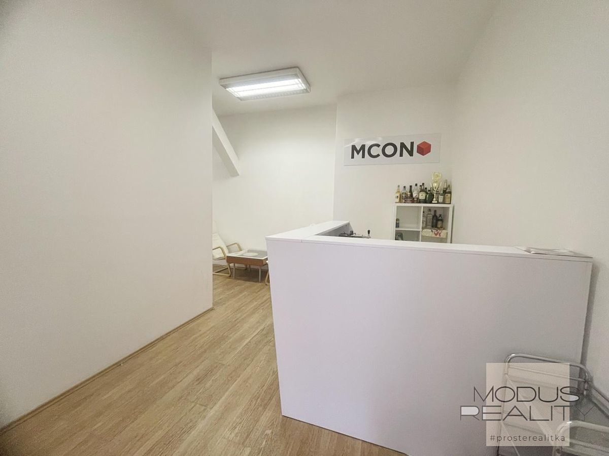Pronájem kanceláře 180 m²