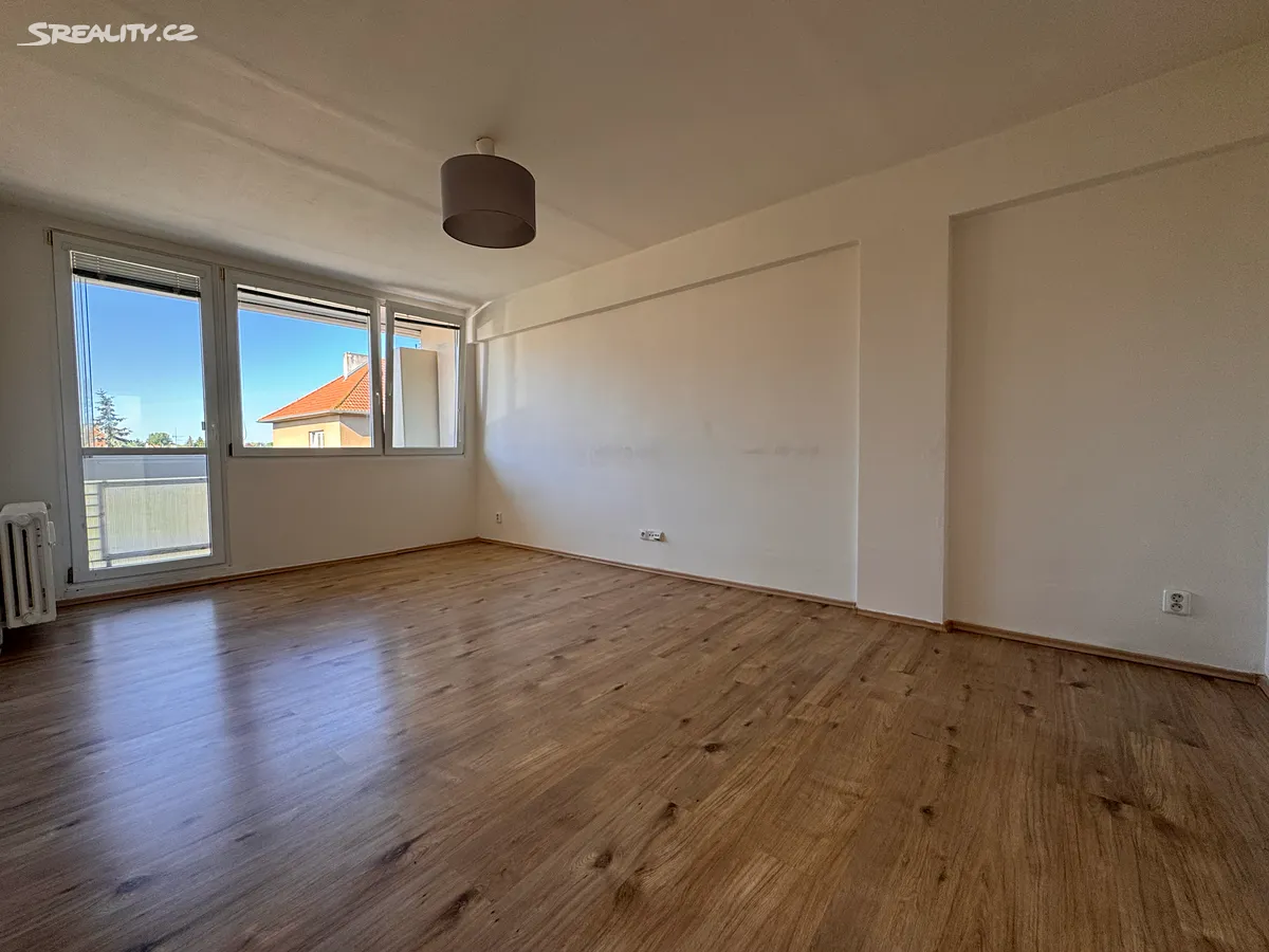 Pronájem bytu 2+1 55 m² – pohled 3