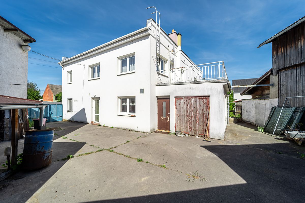 Prodej rodinného domu 180 m², pozemek 746 m² – fotografie 2