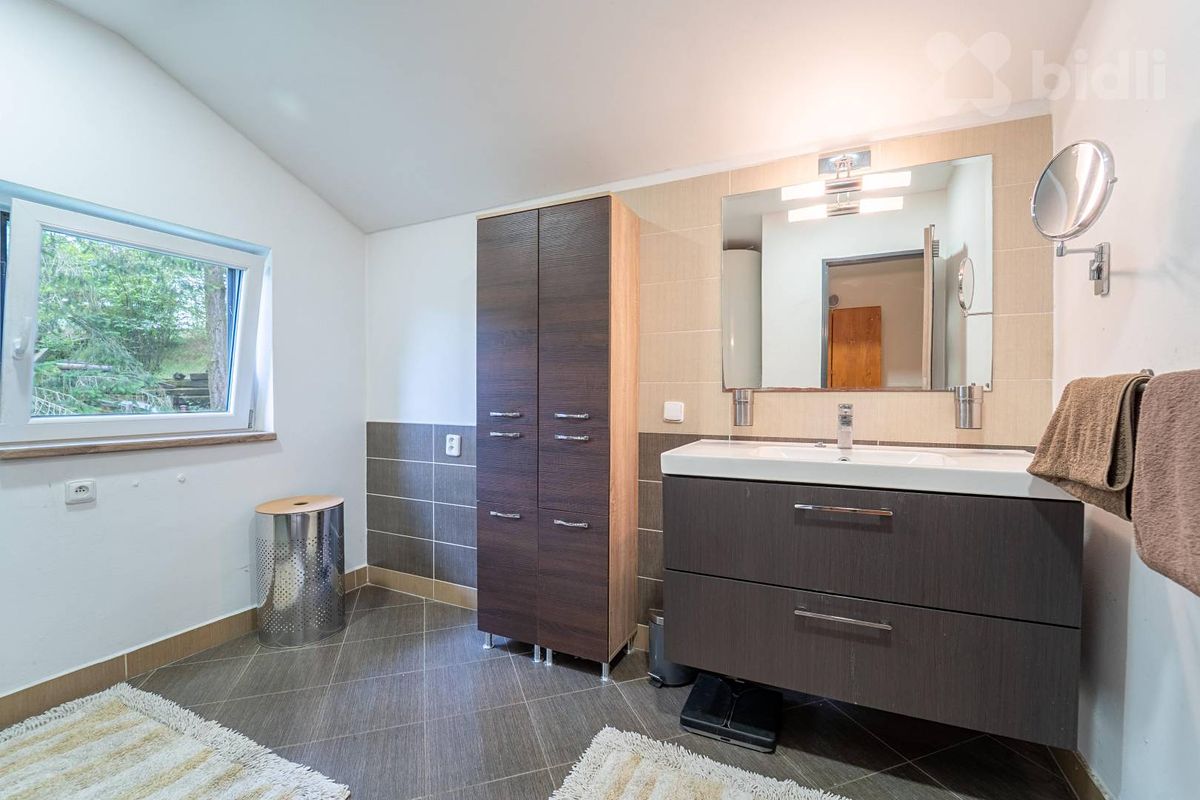 Prodej rodinného domu 319 m², pozemek 1961 m² – fotografie 5