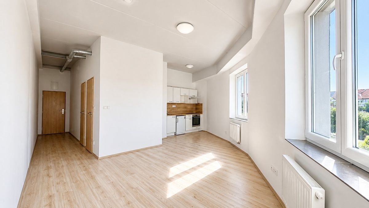 Pronájem bytu 1+kk 34 m²