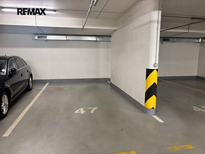 Pronájem garážového stání 15 m²