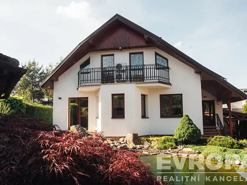 Prodej rodinného domu 226 m², pozemek 660 m², Pardubice – náhled fotky 3