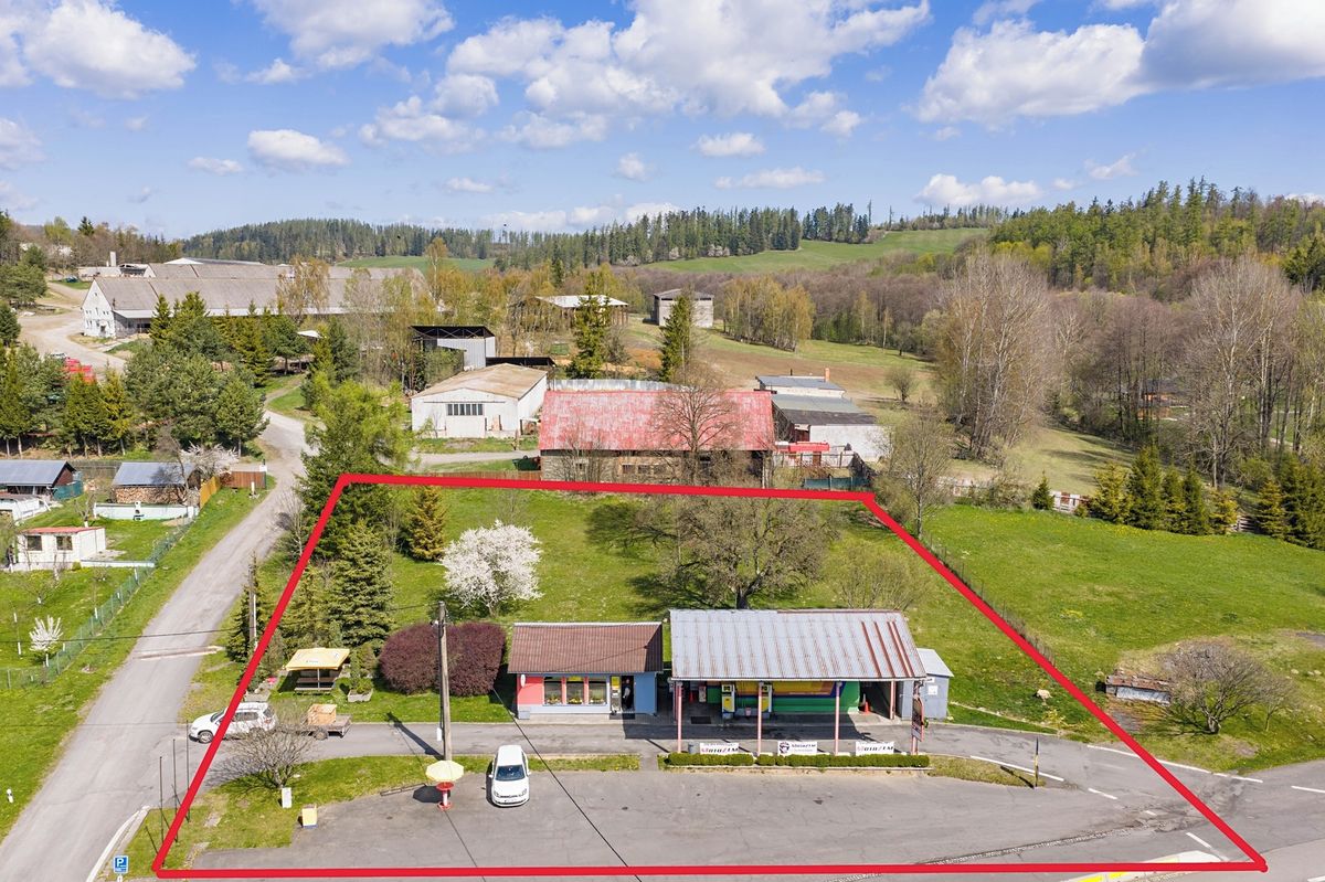 Prodej stavebního pozemku 3285 m²