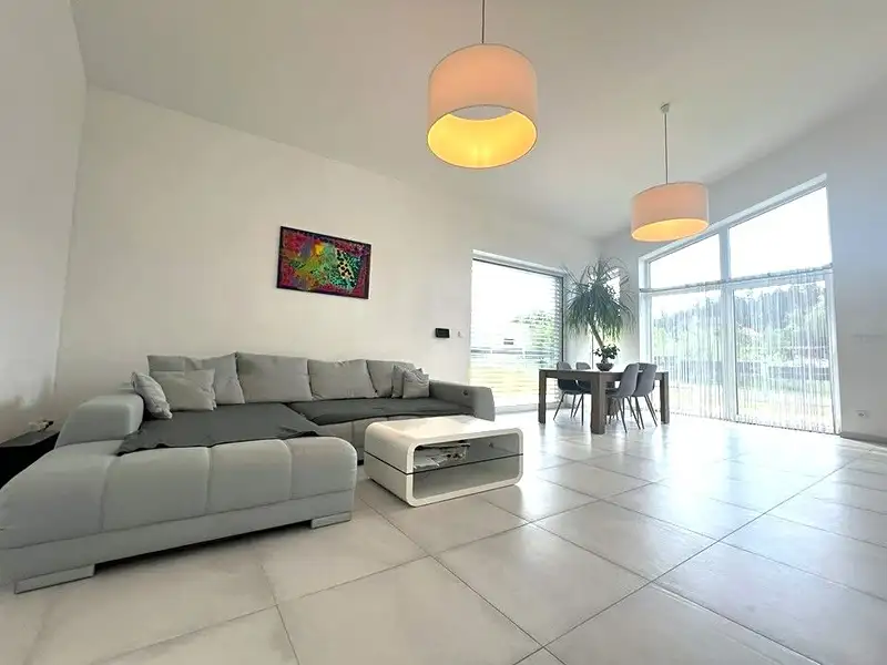 Prodej rodinného domu 192 m², pozemek 1004 m², Babylon – náhled fotky 3