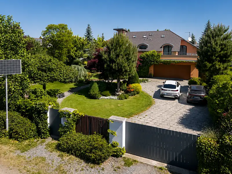 Prodej vily 475 m², pozemek 2800 m², Říčany – náhled fotky 3