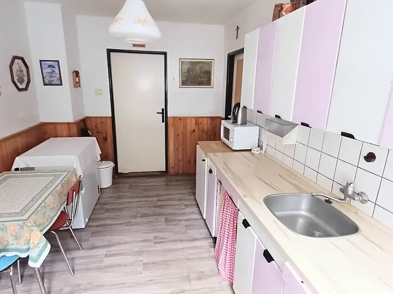 Prodej rodinného domu 120 m², pozemek 689 m², Náchod – náhled fotky 3