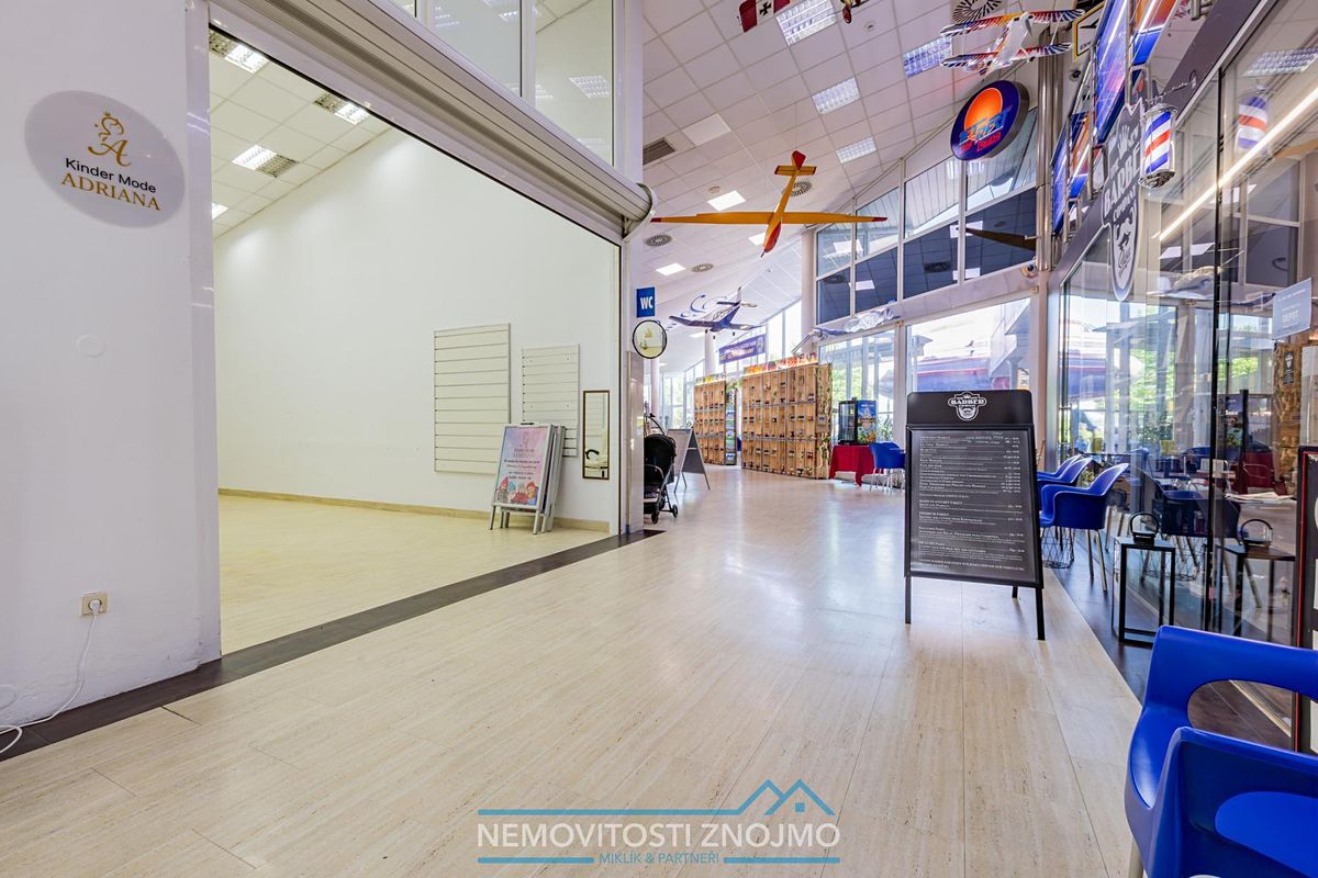 Pronájem obchodního prostoru 27 m² – fotografie 4