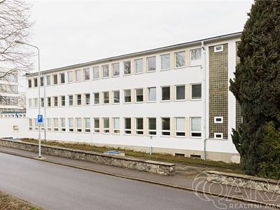 Pronájem kanceláře 549 m²