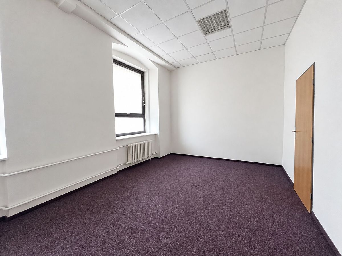 Pronájem kanceláře 25 m² – fotografie 2