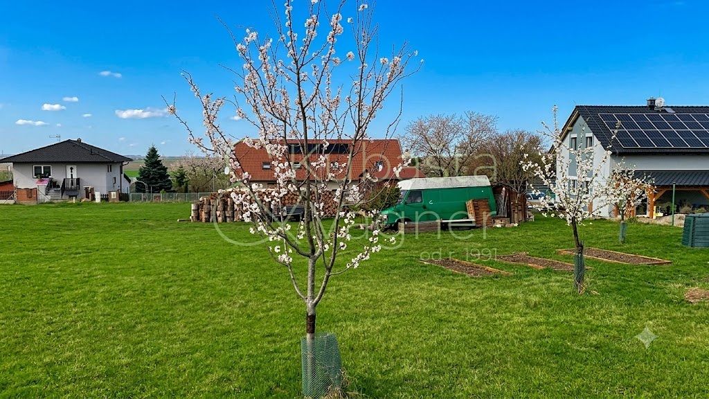 Prodej stavebního pozemku 1051 m² – fotografie 3