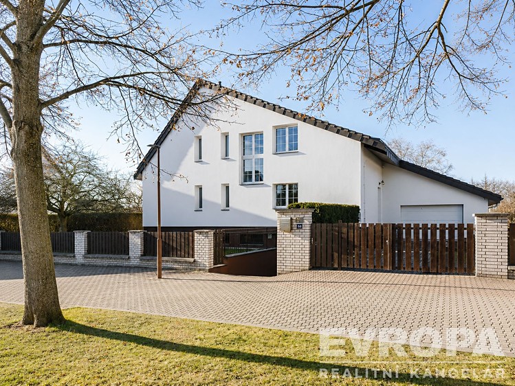 Pronájem domu, 350 m² (17 z 18)