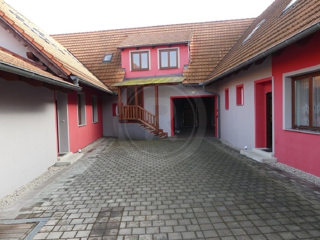 Prodej činžovního domu 450 m² – fotografie 2