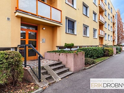 Pronájem bytu 2+1, 40 m² (3 z 7)