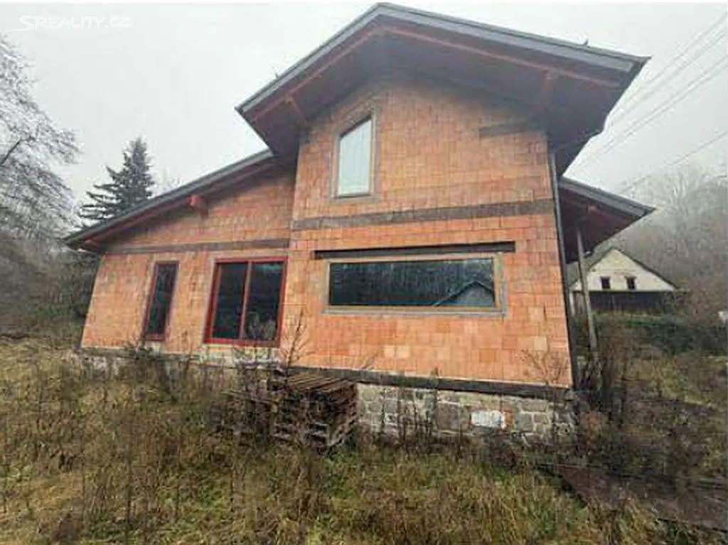 Dražba rodinného domu 216 m², pozemek 1112 m²