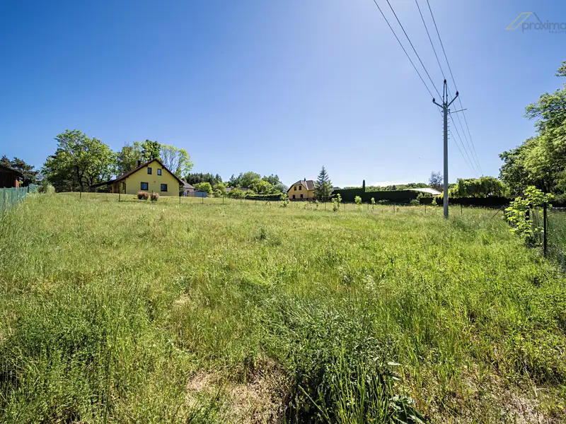 Prodej stavebního pozemku 887 m², Hracholusky – náhled fotky 1