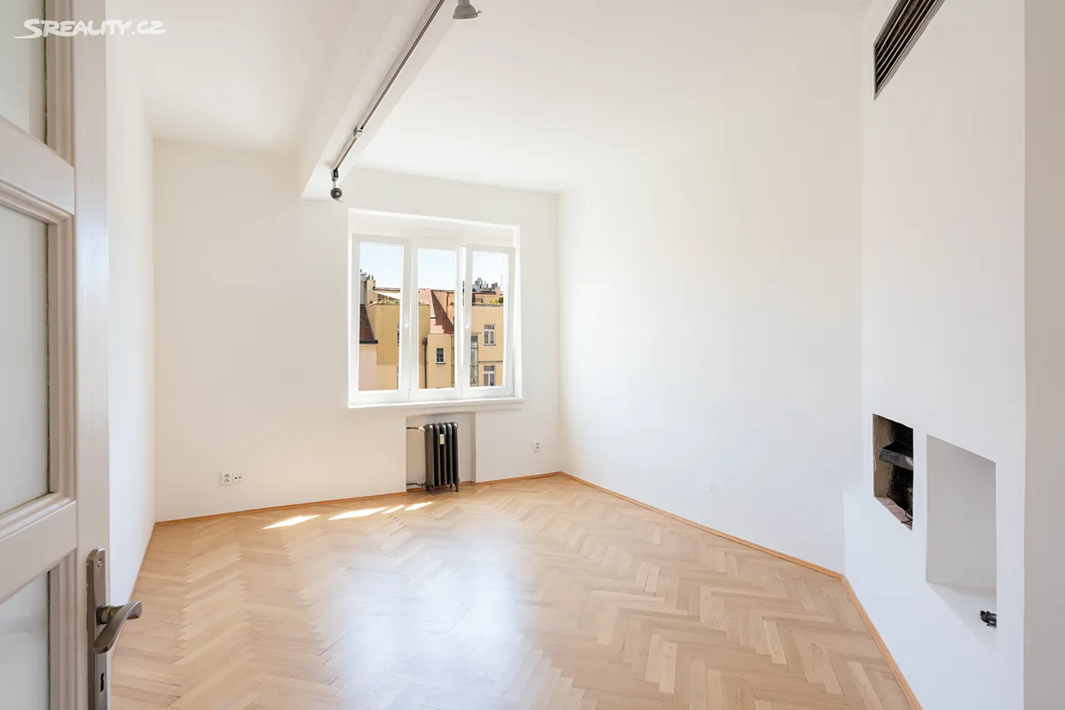 Pronájem bytu 4+kk 111 m² – pohled 6
