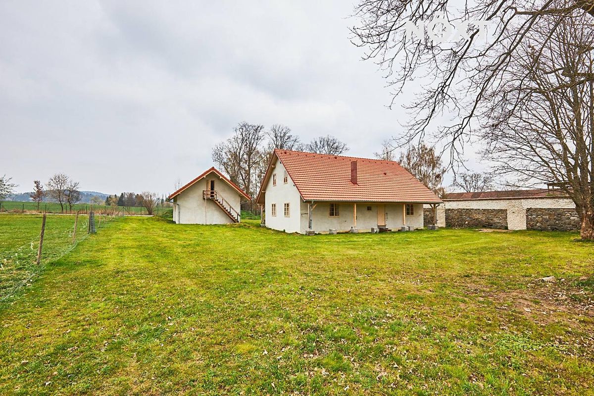 Prodej stavebního pozemku 8407 m²