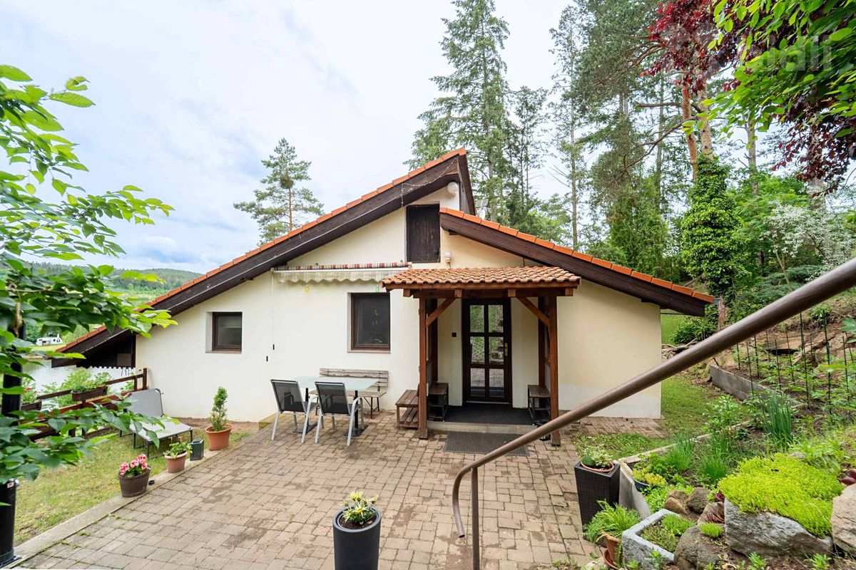 Prodej rodinného domu 319 m², pozemek 1961 m² – fotografie 2